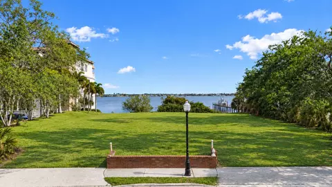 311 SE Osceola St, Stuart, FL 34994 photo 3