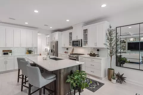 Kitchen - 172 Hickory Ranch Dr, Saint Johns, FL 32259 photo 3 of 3