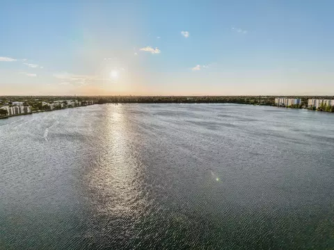 110 Lake Emerald Dr UNIT 303, Oakland Park, FL 33309