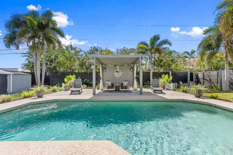 826 SW Hamberland Ave, Port Saint Lucie, FL 34953