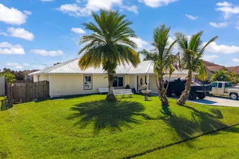 426 SW Seaflower Ter, Port Saint Lucie, FL 34984
