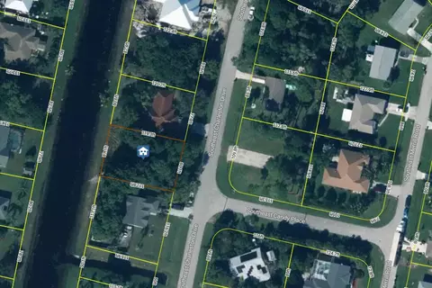 2296 SE Charleston Dr, Port St Lucie, FL 34952