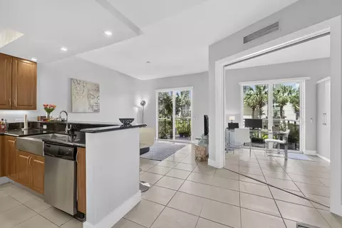 2631 NE 14th Ave #216, Wilton Manors, FL 33334