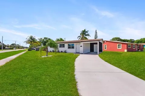 1420 9th St, Lake Park, FL 33403
