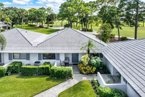 526 Club Dr, Palm Beach Gardens, FL 33418