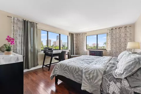 301 Golden Isles Dr #401, Hallandale Beach, FL 33009