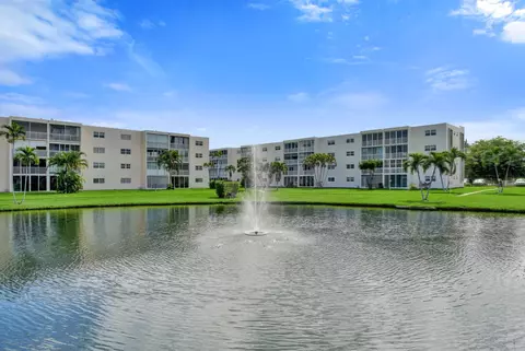 202 SE 10th St #203, Dania Beach, FL 33004