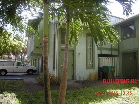5624 NW 21st St #33-E, Lauderhill, FL 33313