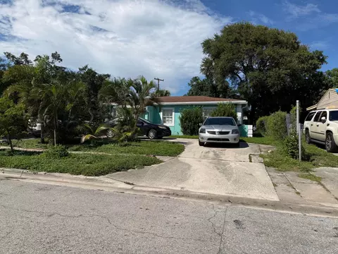 386 W 15th St, Riviera Beach, FL 33404