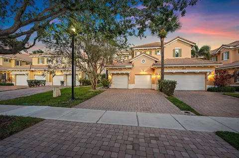 4798 Cadiz Cir, Palm Beach Gardens, FL 33418