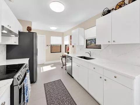 2268 SE Longhorn Ave, Port Saint Lucie, FL 34952