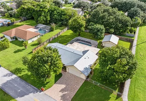 410 10th Ct, Vero Beach, FL 32962