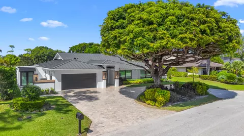612 Pine Lake Dr, Delray Beach, FL 33445