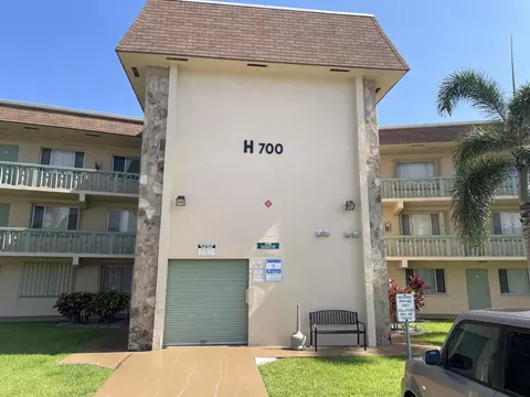 700 Village Green Ct #208, Palm Springs, FL 33461