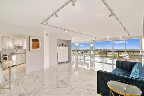 1900 Consulate Pl #1704, West Palm Beach, FL 33401