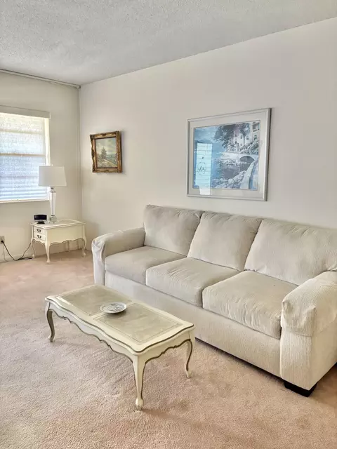 205 Salisbury I, West Palm Beach, FL 33417