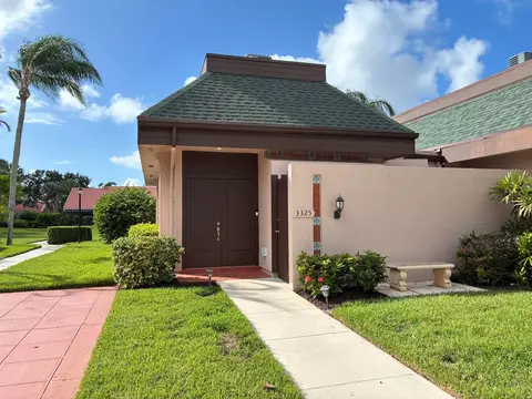 3325 SE La Prado Ct, Port Saint Lucie, FL 34952