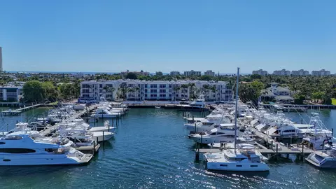 184 Lake Dr #4102, Palm Beach Shores, FL 33404