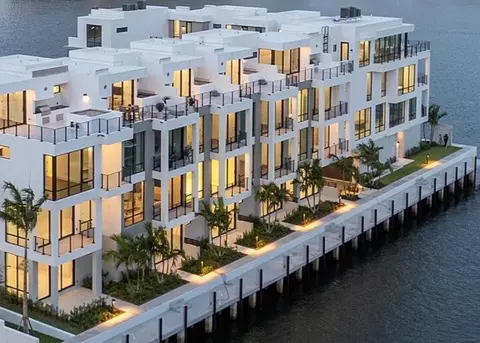 4008 NE 167th St #6, North Miami Beach, FL 33160