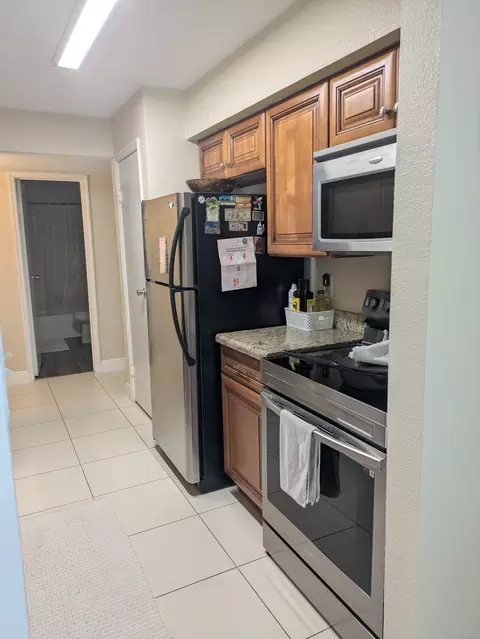 915 Riverside Dr #511, Coral Springs, FL 33071