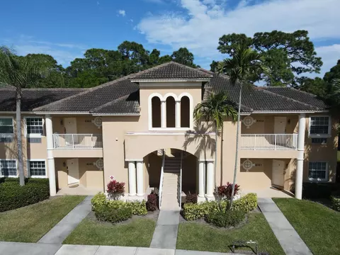 8393 Mulligan Cir, Port Saint Lucie, FL 34986