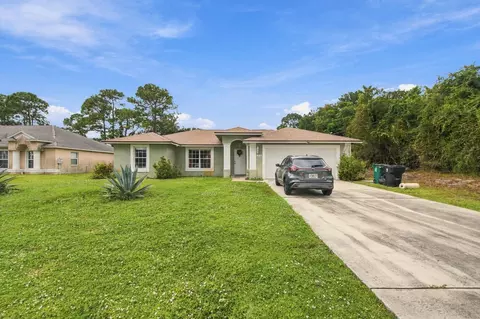 325 SE Thornhill Dr, Port Saint Lucie, FL 34983