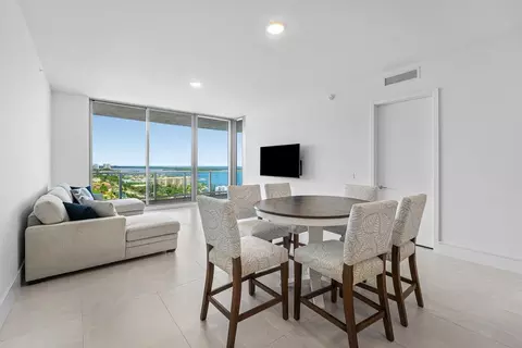 220 Lake Shore Dr #1817, Lake Park, FL 33403