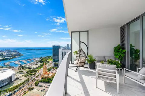 851 NE 1st Ave #4403, Miami, FL 33132