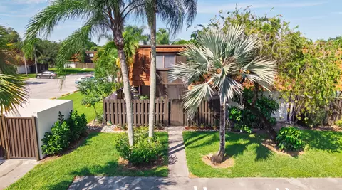 2185 White Pine Cir #C, Greenacres, FL 33415