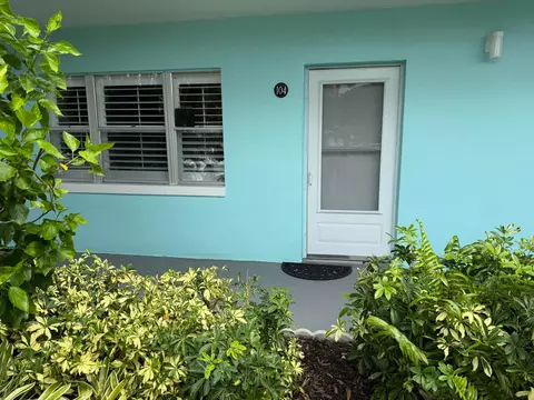 1200 Colonnades Dr #104, Fort Pierce, FL 34949