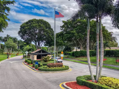 View/Area - 8918 Windtree St, Boca Raton, FL 33496 photo 6 of 10