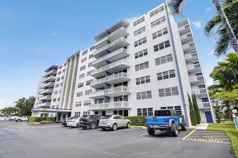 400 NE 12th Ave #405, Hallandale Beach, FL 33009