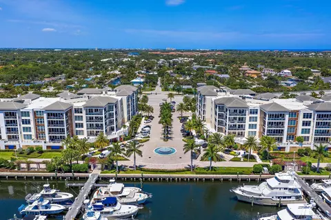 2720 Donald Ross Rd #202, Palm Beach Gardens, FL 33410