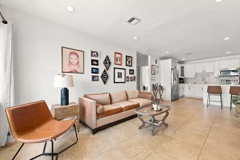 1710 NW 6th St, Miami, FL 33125