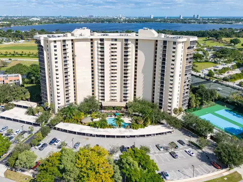 2480 Presidential Way #1804, West Palm Beach, FL 33401