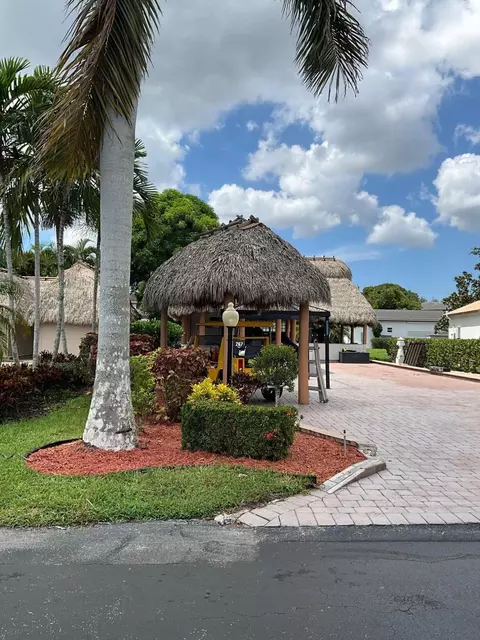 267 N Cortez Dr, Margate, FL 33068