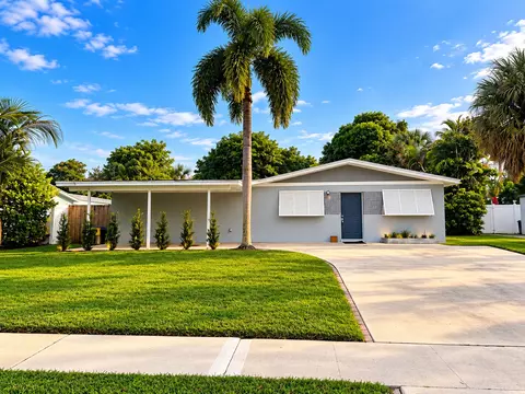 4384 Arbor Way, Palm Beach Gardens, FL 33410