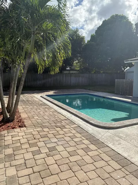 4384 Arbor Way, Palm Beach Gardens, FL 33410
