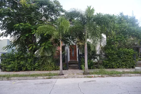 607 El Vedado, West Palm Beach, FL 33405