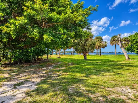 0 N Mangonia Cir, West Palm Beach, FL 33401
