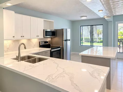 10155 Mangrove Dr #204, Boynton Beach, FL 33437