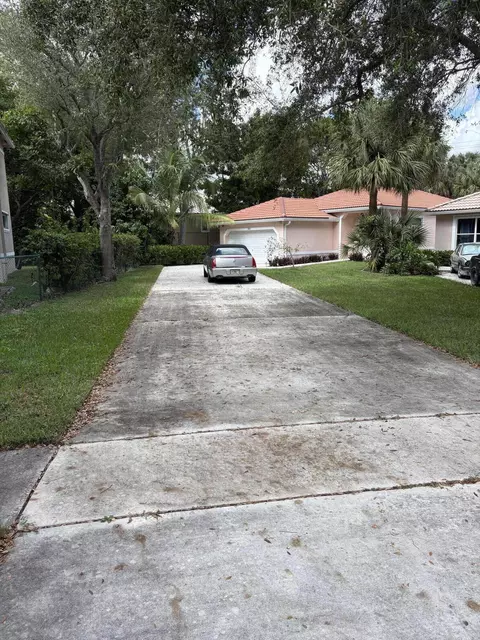 3972 NW 89th Ave, Coral Springs, FL 33065