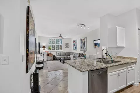 720 S Sapodilla Ave #101, West Palm Beach, FL 33401