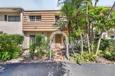 3107 N Palm Aire Dr, Pompano Beach, FL 33069