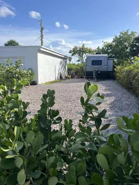 9201 Highpoint Dr, West Palm Beach, FL 33403