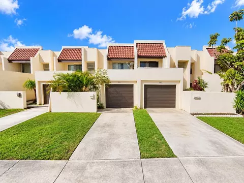 1745 NW 56th Ave #19, Lauderhill, FL 33313