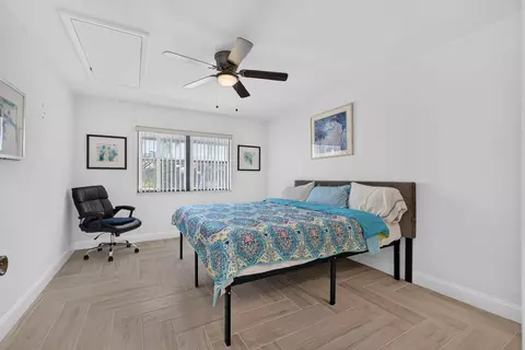 Bedroom - 1127 E Seminole Ave #15D, Jupiter, FL 33477 photo 4 of 4