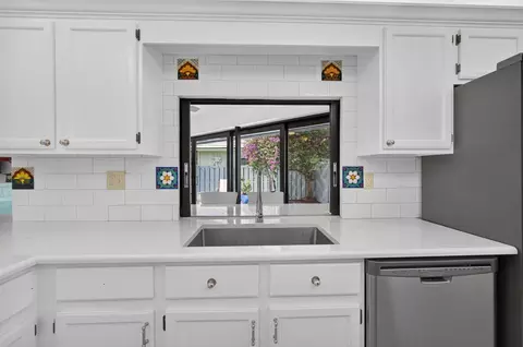 Kitchen - 1127 E Seminole Ave #15D, Jupiter, FL 33477 photo 6 of 6