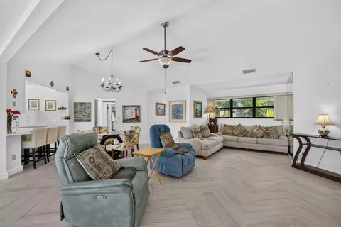 Living - 1127 E Seminole Ave #15D, Jupiter, FL 33477 photo 1 of 3