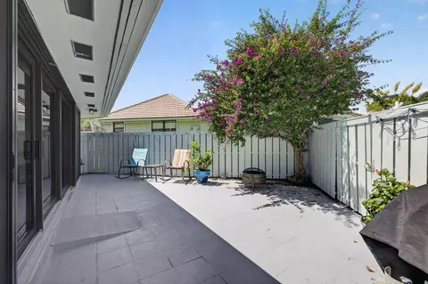 Exterior - 1127 E Seminole Ave #15D, Jupiter, FL 33477 photo 3 of 6